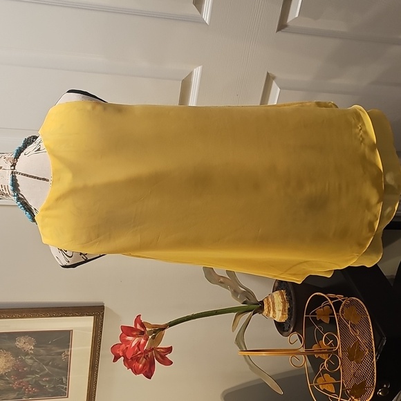 Sleveless Lemon Yellow 3 Layer Chiffon Blouse. - Picture 3 of 14